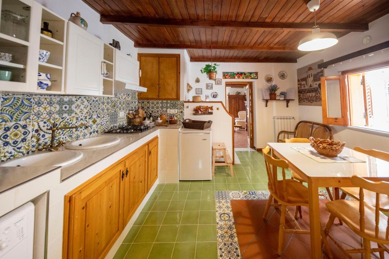 Familyholidays La Finestra Di Fronte Cefalù Εξωτερικό φωτογραφία